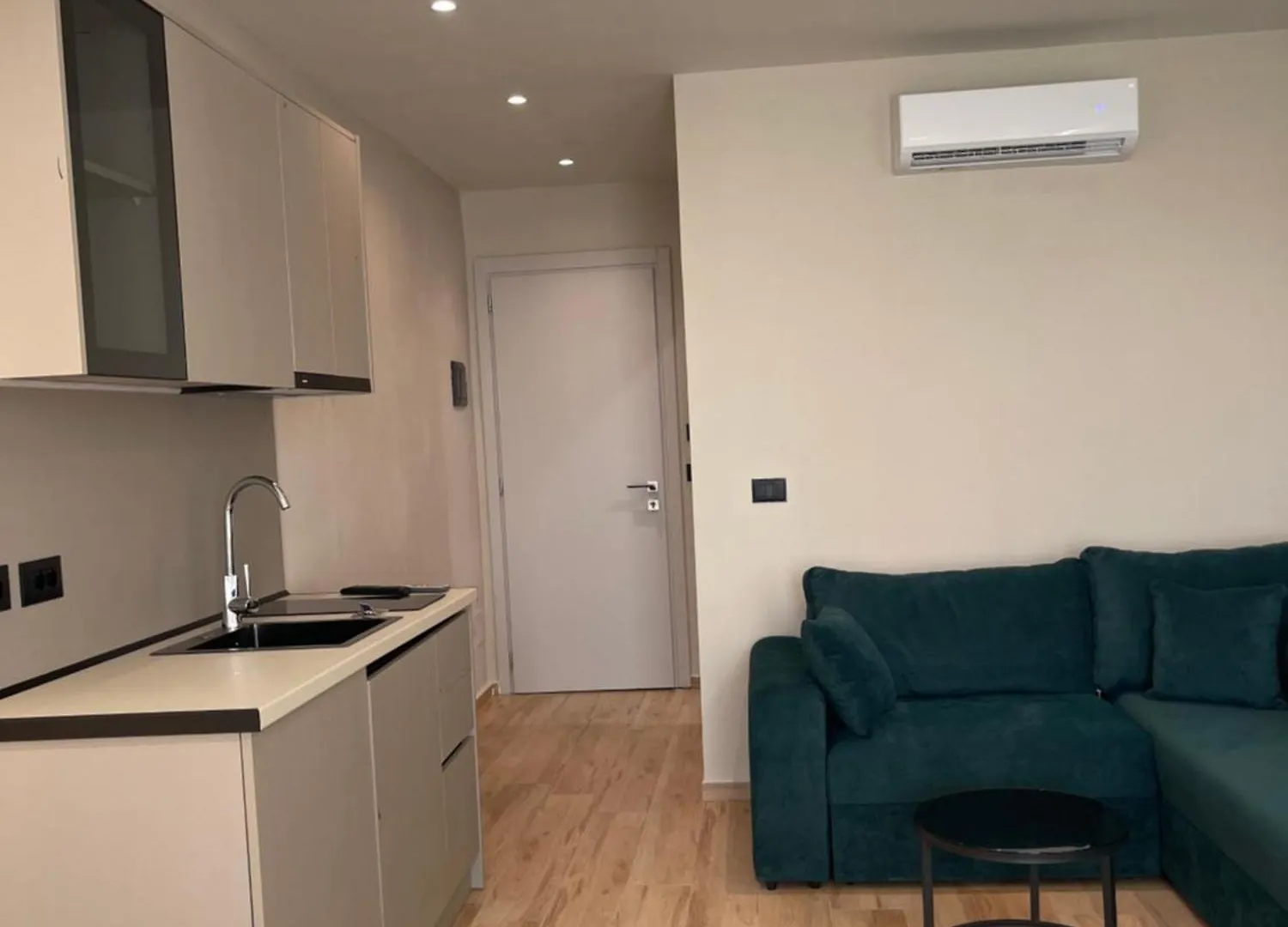 فلورا Seamare Studio & Apartaments ألبانيا